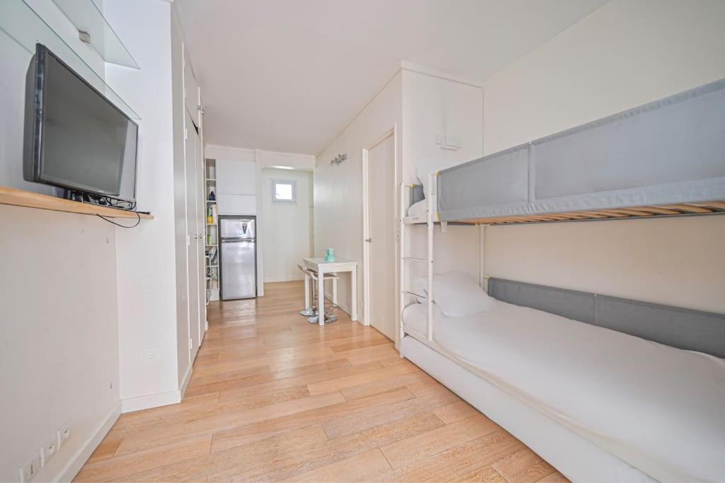 Warm & Welcoming Flat - Family's Ideal - Marais * Parigi